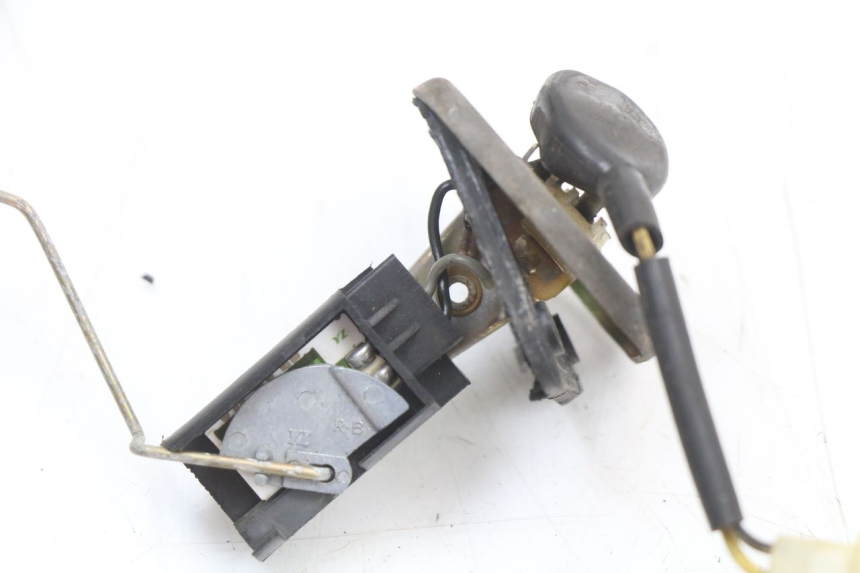 photo de INDICADOR DE NIVEL DE COMBUSTIBLE PEUGEOT VIVACITY NEW 4T 50 (2008 - 2017) - Primer plano técnico