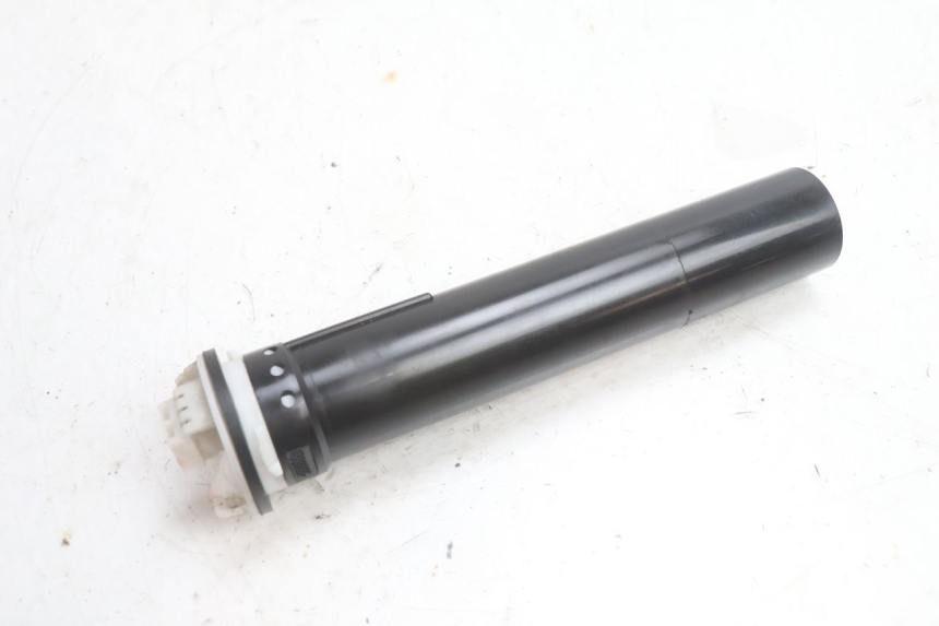 photo de DEPOSITO NIVEL YAMAHA X-MAX XMAX 125 (2010 - 2013) - Primer plano técnico