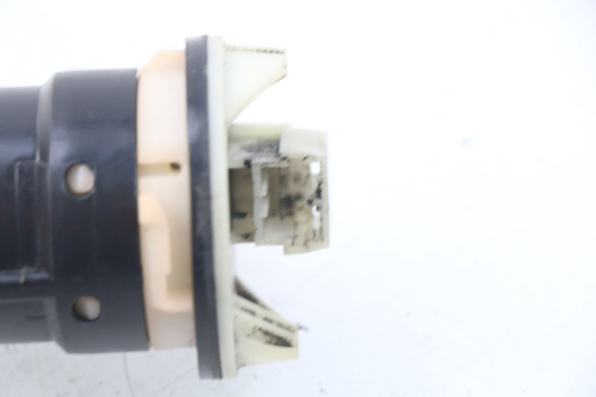 photo de INDICADOR DE NIVEL DE COMBUSTIBLE PIAGGIO X8 125 (2004 - 2007) - Zoom estado de uso