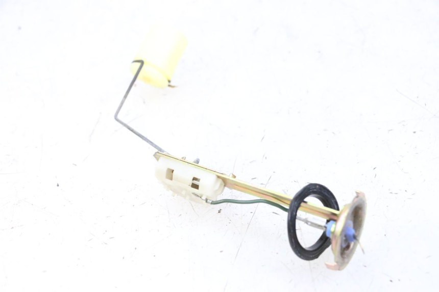 photo de DEPOSITO NIVEL YAMAHA YP MAJESTY 125 (2002 - 2006) - Detalle de la pieza