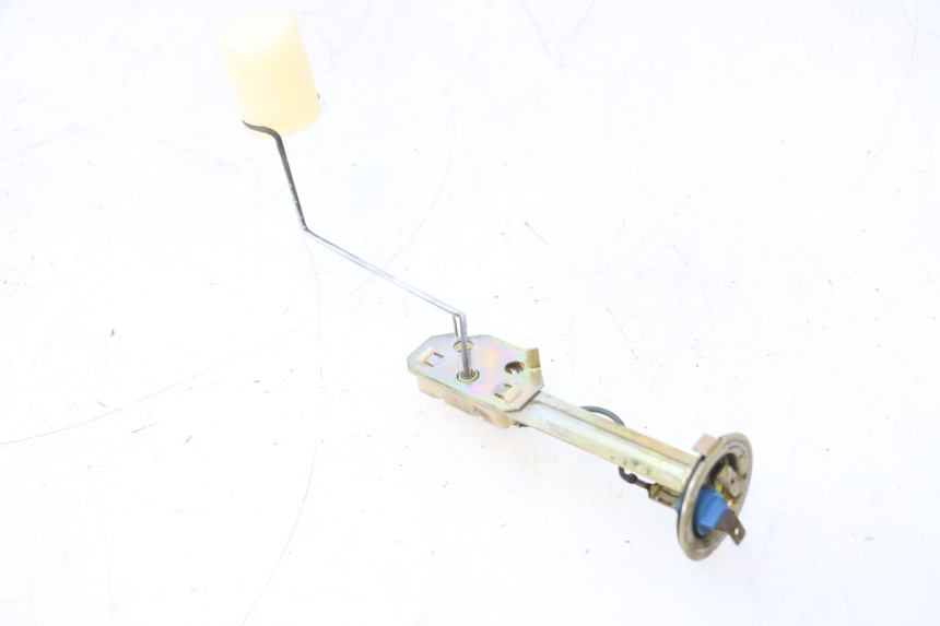photo de INDICADOR DE NIVEL DE COMBUSTIBLE. YAMAHA YP MAJESTY 125 (1998 - 2001) - Primer plano técnico