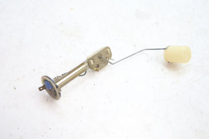 photo de DEPOSITO NIVEL YAMAHA YP MAJESTY 125 (2002 - 2006) - Primer plano técnico