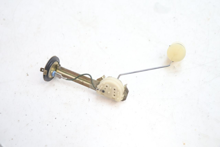 photo de DEPOSITO NIVEL YAMAHA YP MAJESTY 125 (2002 - 2006) - Estado de la superficie y material