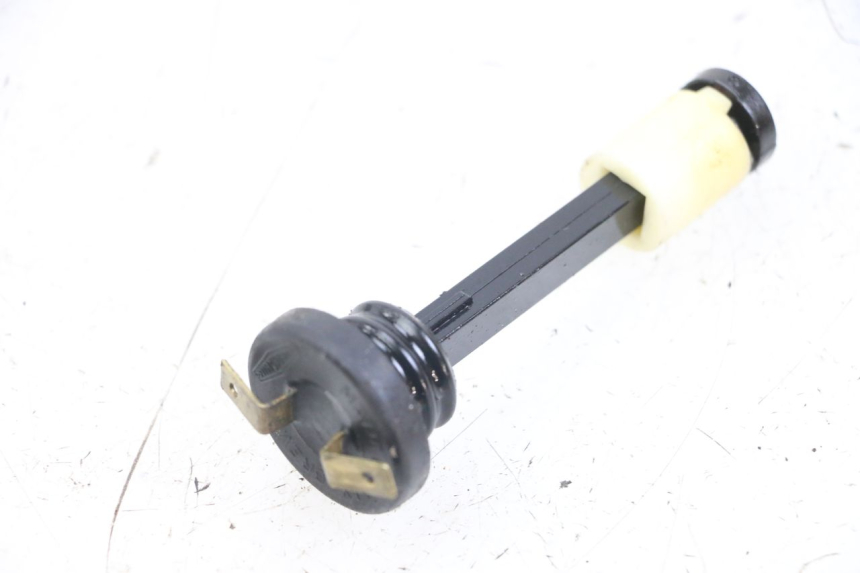 photo de INDICADOR DE NIVEL DE ACEITE MBK BOOSTER SPIRIT 50 (2004 - 2017) - Detalle de la pieza