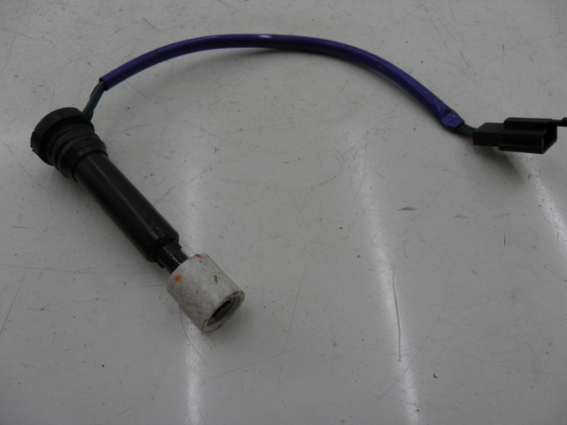 photo de DEPOSITO ACEITE NIVEL KYMCO SPACER 50 (1998 - 2009) - Otra perspectiva