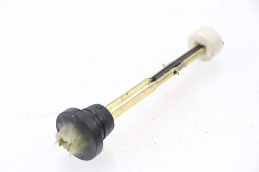 photo de INDICADOR DE NIVEL DE ACEITE PEUGEOT LUDIX 50 (2005 - 2007) - Zoom estado de uso