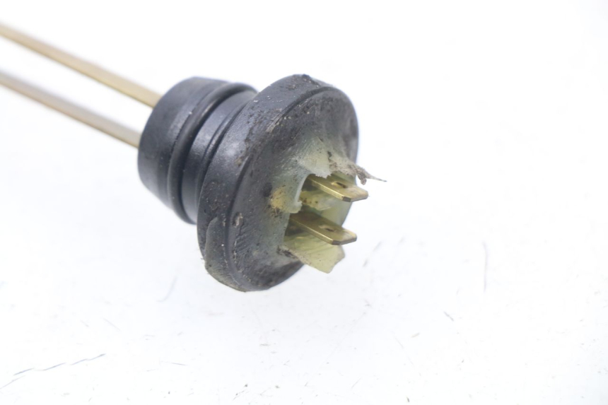 photo de INDICADOR DE NIVEL DE ACEITE PEUGEOT LUDIX 50 (2008 - 2017) - Zoom estado de uso