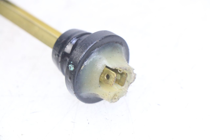 photo de INDICADOR DE NIVEL DE ACEITE PEUGEOT LUDIX 50 (2005 - 2007) - Zoom estado de uso