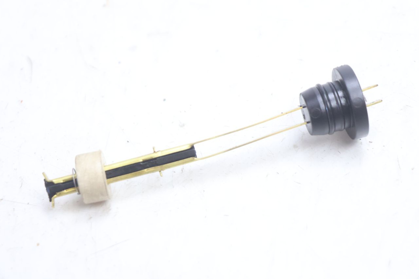 photo de INDICADOR DE NIVEL DE ACEITE PEUGEOT LUDIX SNAKE 2T 50 (2004 - 2014) - Otra perspectiva