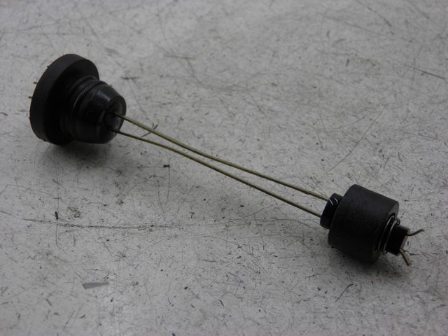 photo de DEPOSITO ACEITE NIVEL PEUGEOT CITYSTAR 50 (2014 - 2015) - Detalle de la pieza