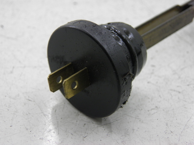 photo de DEPOSITO ACEITE NIVEL PEUGEOT ELYSEO 50 (2002 - 2004) - Zoom estado de uso