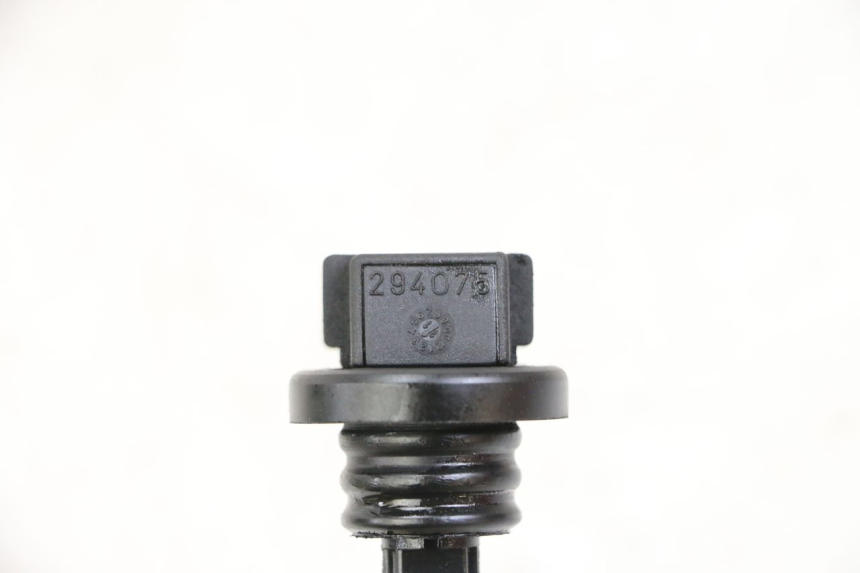 photo de INDICADOR DE NIVEL DE ACEITE PIAGGIO VESPA S 2T 50 (2007 - 2014) - Zoom estado de uso