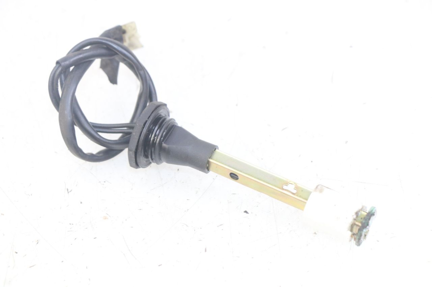 photo de INDICADOR DE NIVEL DE ACEITE SUZUKI SMX SUPERMOTARD 50 (1996 - 2001) - Detalle de la pieza