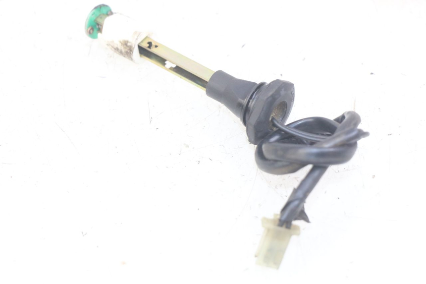 photo de INDICADOR DE NIVEL DE ACEITE SUZUKI SMX SUPERMOTARD 50 (1996 - 2001) - Zoom estado de uso