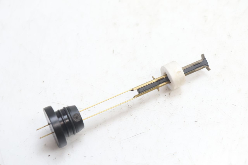 photo de INDICADOR DE NIVEL DE ACEITE PEUGEOT SPEEDFIGHT LC 50 (1996 - 2002) - Detalle de la pieza