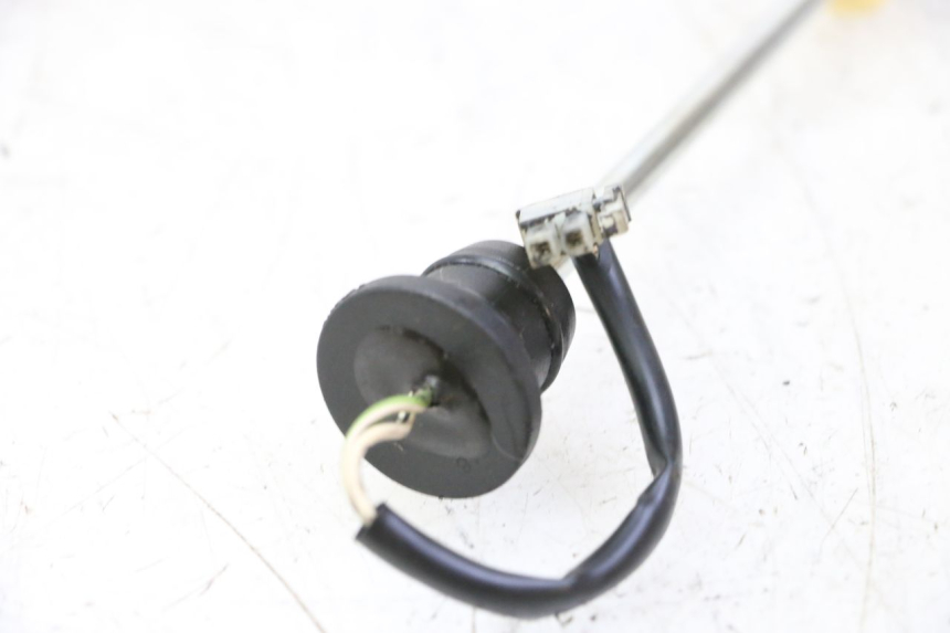 photo de INDICADOR DE NIVEL DE ACEITE APRILIA SR R 2T LC 50 (2018 - 2021) - Otra perspectiva