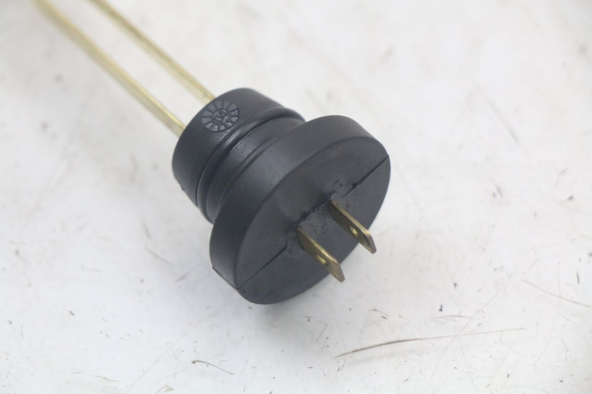 photo de INDICADOR DE NIVEL DE ACEITE PEUGEOT TKR TREKKER FURIOUS 50 (2005 - 2014) - Otra perspectiva