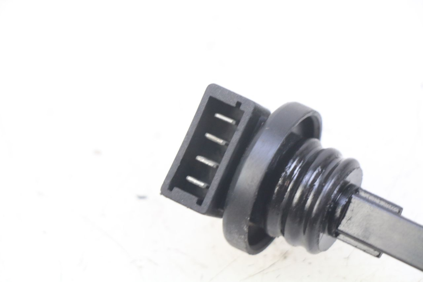 photo de INDICADOR DE NIVEL DE ACEITE PIAGGIO VESPA S 2T 50 (2007 - 2014) - Zoom estado de uso