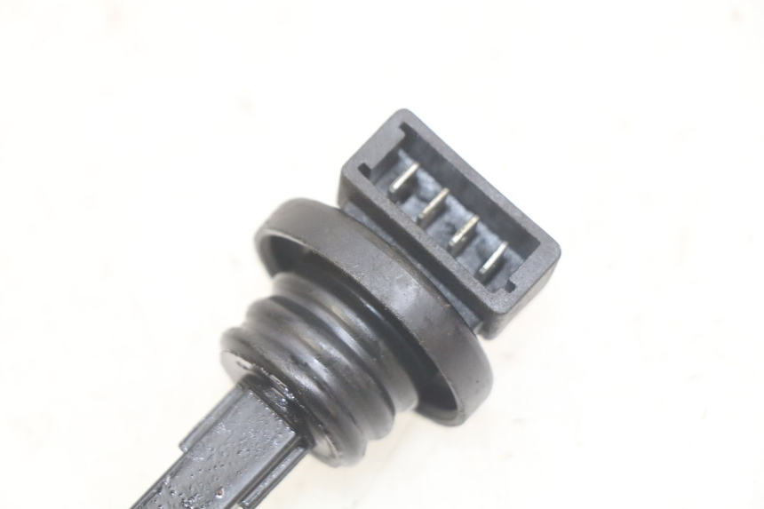 photo de INDICADOR DE NIVEL DE ACEITE PIAGGIO VESPA S 2T 50 (2007 - 2014) - Zoom estado de uso