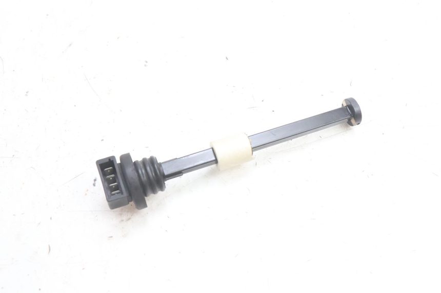 photo de INDICADOR DE NIVEL DE ACEITE PIAGGIO VESPA S 2T 50 (2007 - 2014) - Zoom estado de uso