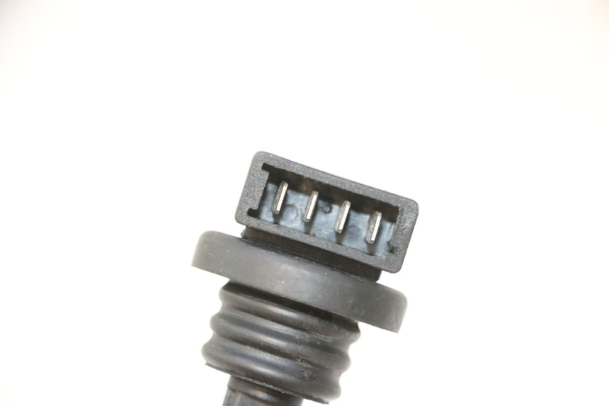 photo de INDICADOR DE NIVEL DE ACEITE PIAGGIO ZIP 2T 50 (2009 - 2019) - Primer plano técnico