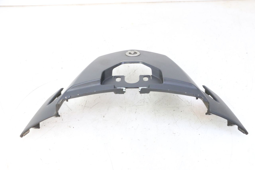 photo de CARENADO TRASERO CONEXION QUADRO 4 4D 350 (2015 - 2018) - Detalles de los puntos de fijación