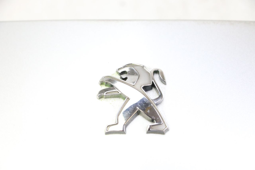 photo de JUNTA DE CARENAJE TRASERO PEUGEOT CITYSTAR 50 (2013 - 2017) - Detalles de los puntos de fijación