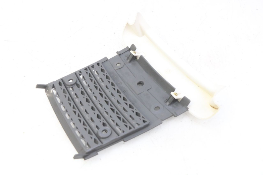 photo de UNIóN DE CARENADO TRASERO. SUZUKI CP 80 (1985 - 1996) - Zoom estado de uso