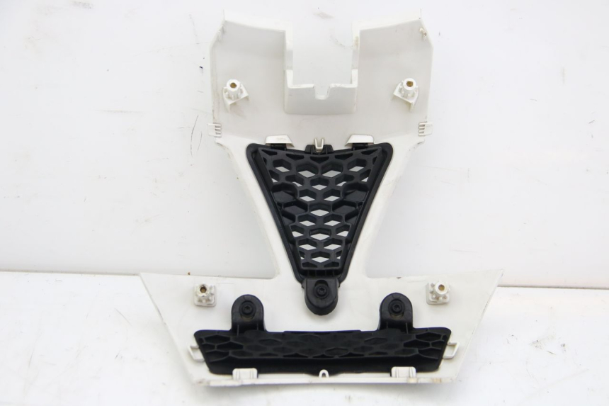 photo de UNIóN DE CARENADO TRASERO PEUGEOT E-VIVACITY 1 (2012 - 2018) - Primer plano técnico