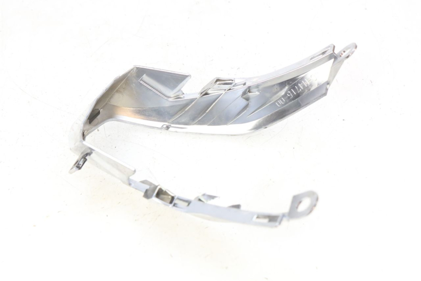 photo de UNIóN DE CARENADO TRASERO. YAMAHA D'ELIGHT DELIGHT 115 (2013 - 2017) - Detalle de la pieza