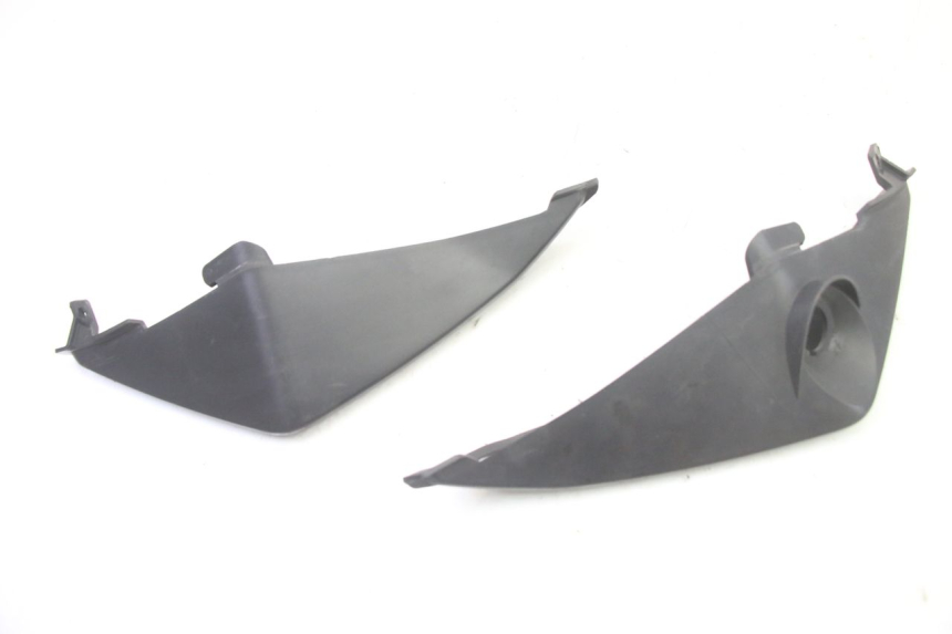 photo de CARENADO TRASERO CONEXION SUZUKI GSR 750 (2011 - 2017) - Zoom estado de uso