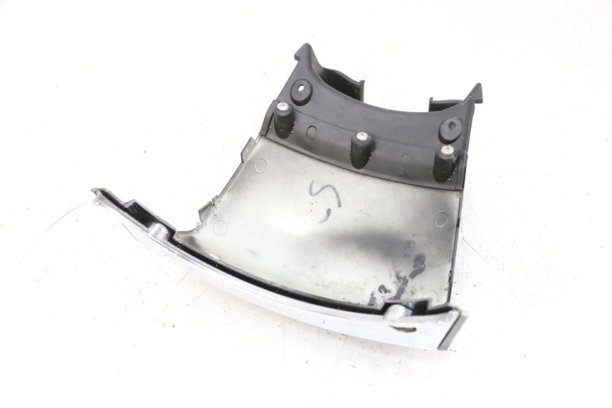 photo de CARENADO TRASERO CONEXION JM MOTORS GTS 125 (2015 - 2019) - Primer plano técnico