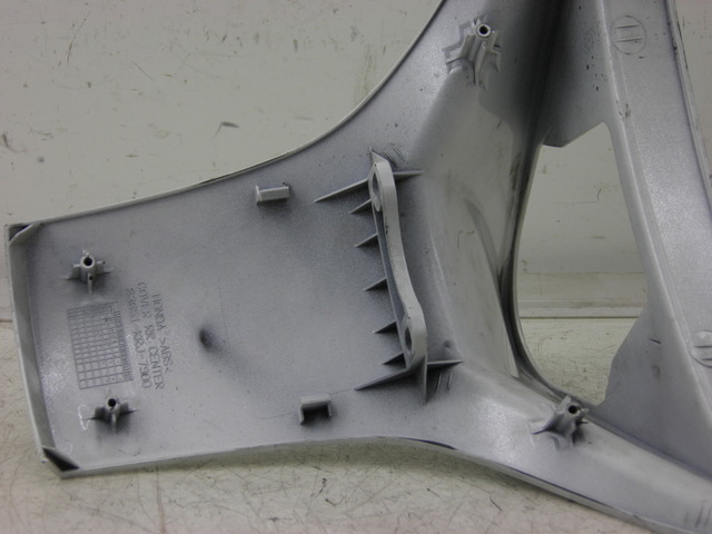 photo de CARENADO TRASERO CONEXION HONDA FES S-WING SWING 125 (2007 - 2015) - Primer plano técnico