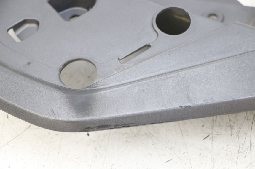 photo de CARENADO TRASERO CONEXION HONDA PCX (JF57/JF64) 125 (2014 - 2018) - Zoom sobre los componentes