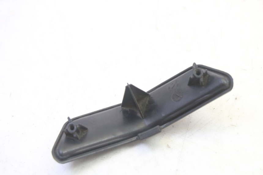 photo de CARENADO TRASERO CONEXION BAJO QUADRO 4 4D 350 (2015 - 2018) - Otra perspectiva