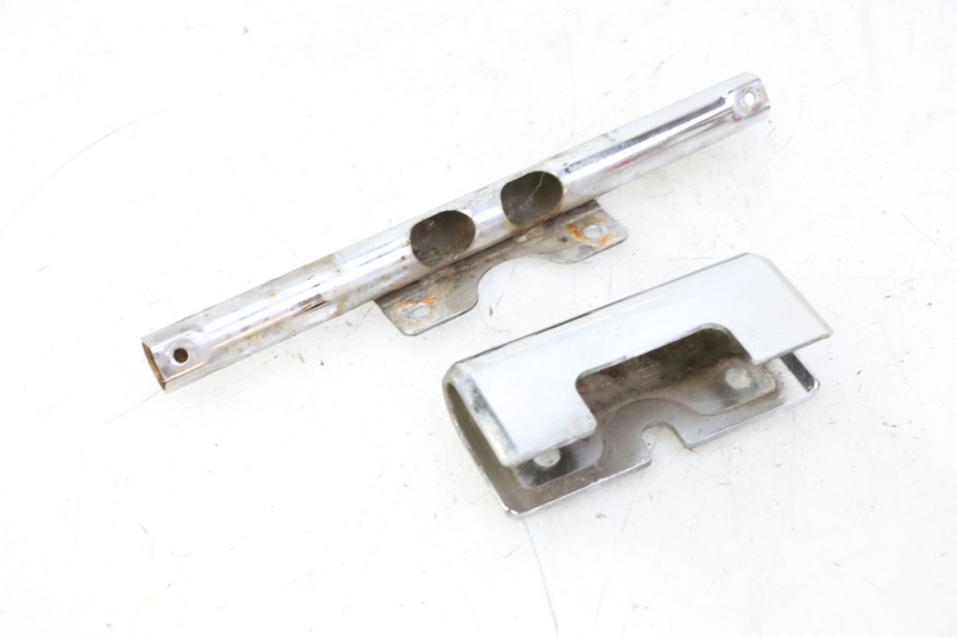 photo de CARENADO TRASERO CONEXION BAJO HYOSUNG GV AQUILA 125 (2000 - 2009) - Primer plano técnico