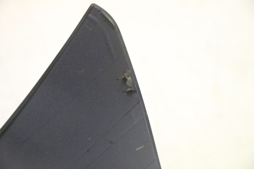 photo de JUNTA DE CARENADO TRASERO INFERIOR SUZUKI BURGMAN 125 (2007 - 2014) - Otra vista del artículo