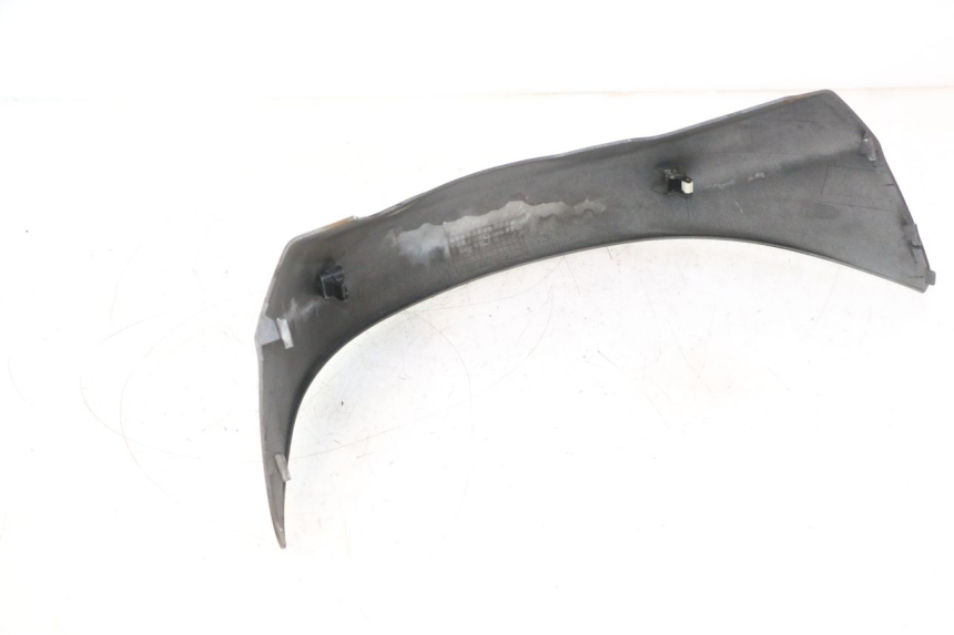 photo de JUNTA DE CARENADO TRASERO INFERIOR SUZUKI BURGMAN 125 (2007 - 2014) - Estado de la superficie y material
