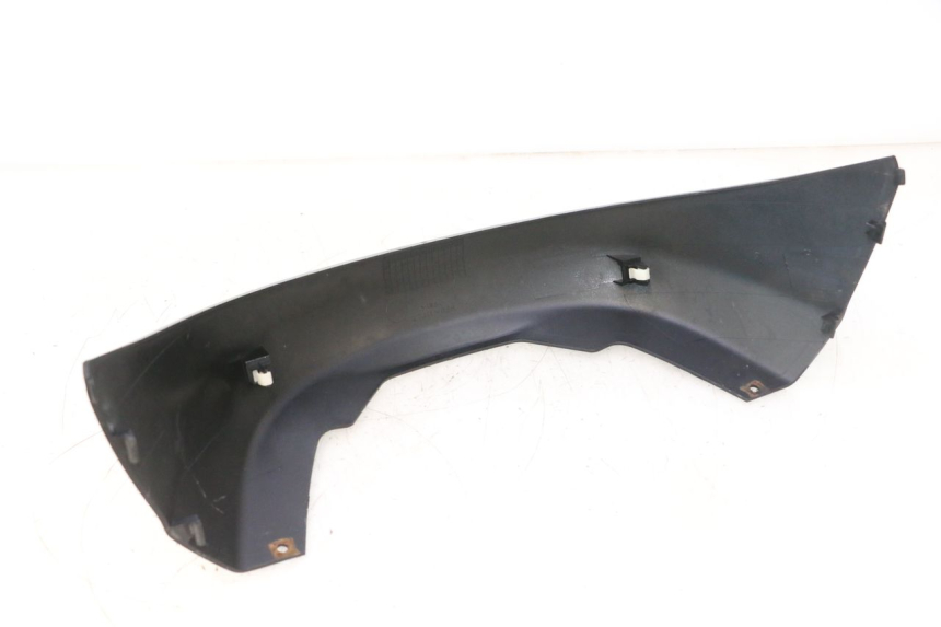photo de JUNTA DE CARENADO TRASERO INFERIOR SUZUKI BURGMAN 125 (2007 - 2014) - Detalle de la pieza