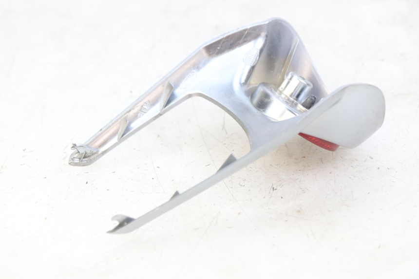 photo de UNIóN INFERIOR DEL CARENADO TRASERO. PEUGEOT DJANGO 4T 50 (2014 - 2019) - Otra perspectiva