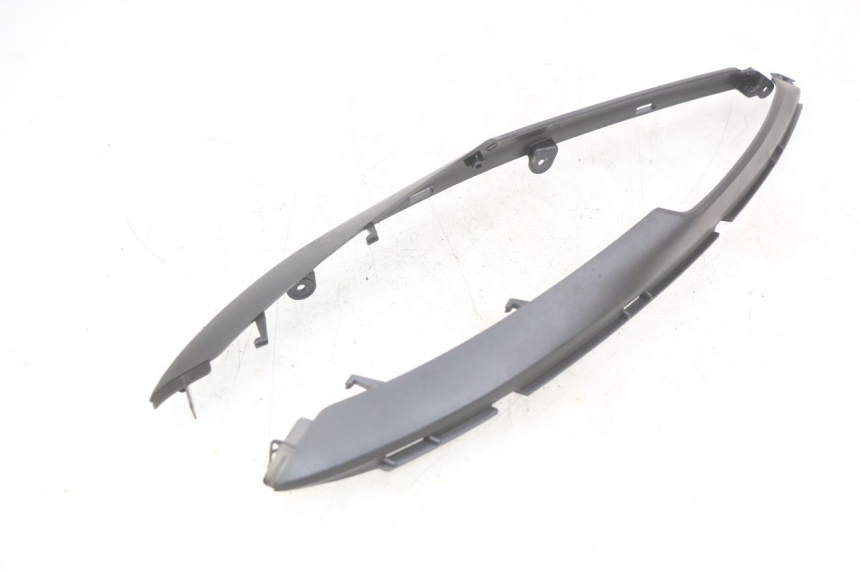 photo de JUNTA DE CARENADO TRASERO INFERIOR KYMCO DOWNTOWN ABS 125 (2015 - 2017) - Detalle de la pieza