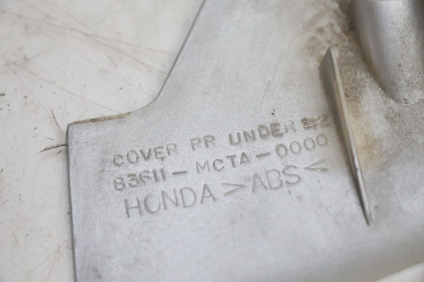 photo de CARENADO TRASERO CONEXION BAJO HONDA FJS SILVER WING SILVERWING 400 (2005 - 2008) - Detalles de los puntos de fijación