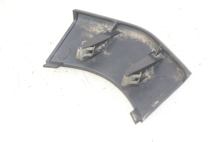 photo de JUNTA DE CARENADO TRASERO INFERIOR PIAGGIO FLY 4T 50 (2013 - 2017) - Zoom estado de uso