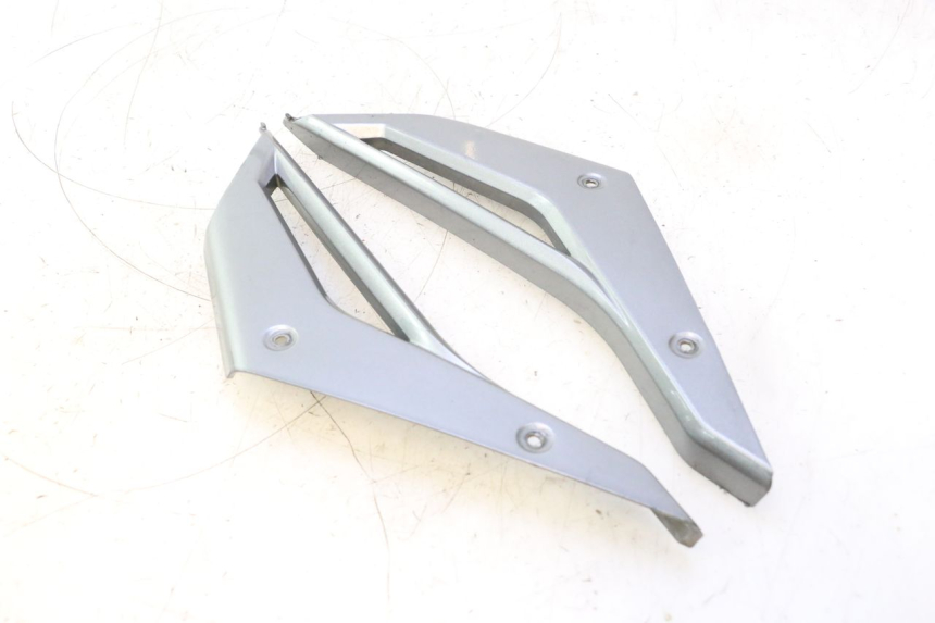photo de CARENADO TRASERO CONEXION BAJO GILERA GP 800 (2007 - 2013) - Detalle de la pieza
