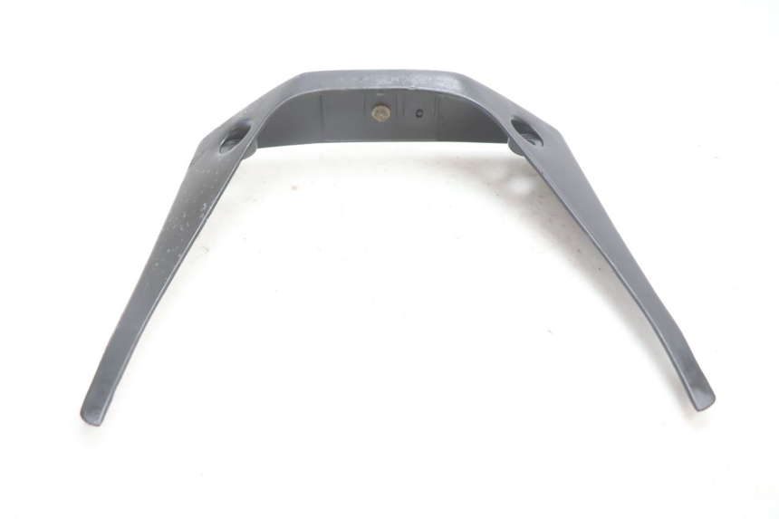 photo de CARENADO TRASERO CONEXION BAJO SUZUKI GSX F GSXF 750 (1988 - 1998) - Primer plano técnico