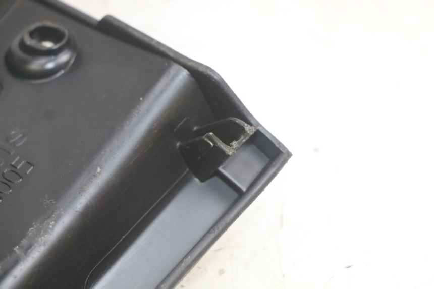 photo de JUNTA DE CARENADO TRASERO INFERIOR PIAGGIO MP3 LT 400 (2007 - 2012) - Detalle de la pieza