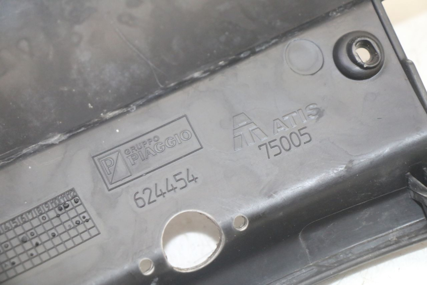photo de CARENADO TRASERO CONEXION BAJO PIAGGIO MP3 RL 250 (2006 - 2010) - Vista general del producto