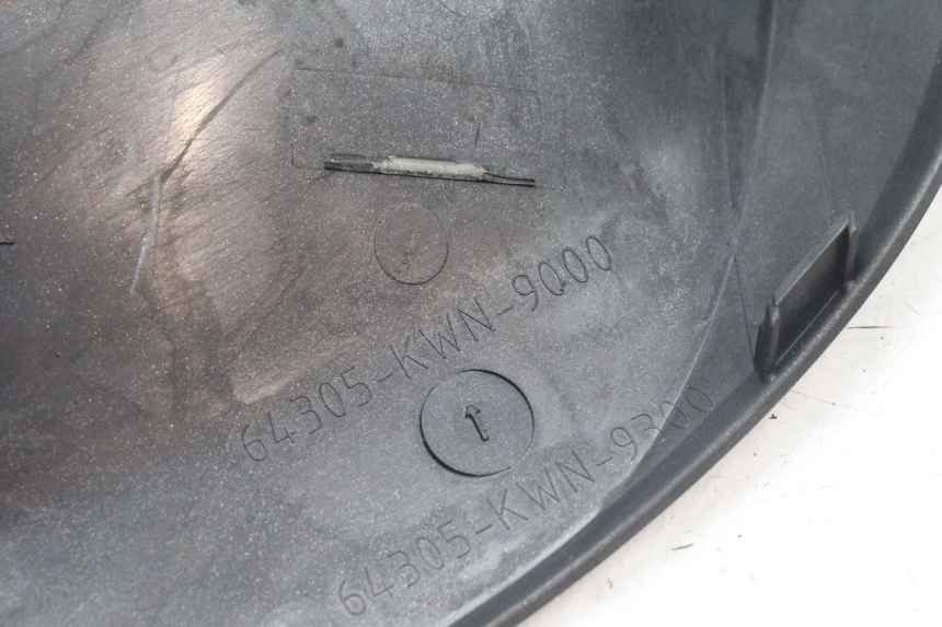 photo de CARENADO TRASERO CONEXION BAJO HONDA PCX (JF28) 125 (2009 - 2011) - Primer plano técnico