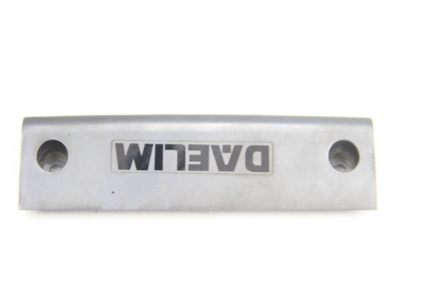 photo de CARENADO TRASERO CONEXION BAJO DAELIM S2 125 (2006 - 2007) - Detalle de la pieza