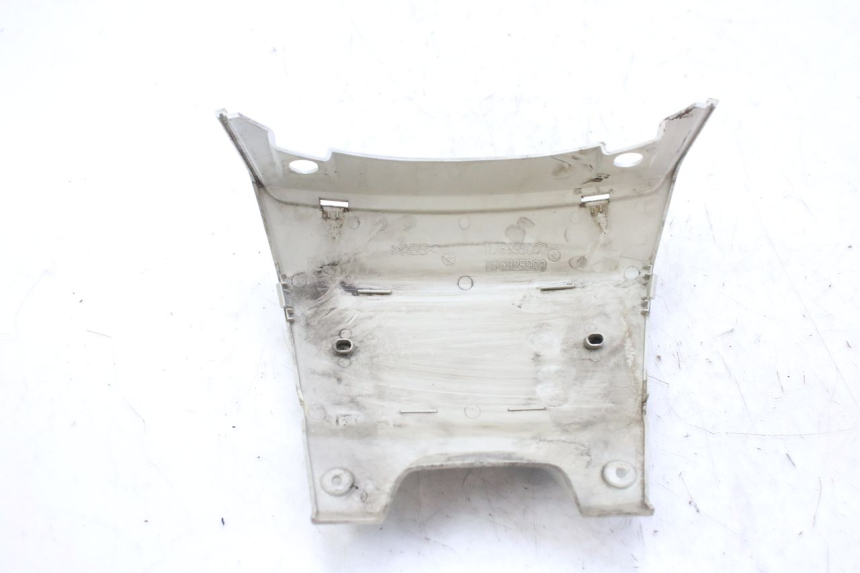 photo de UNIóN INFERIOR DEL CARENADO TRASERO. PEUGEOT SATELIS 125 (2010 - 2012) - Otra perspectiva